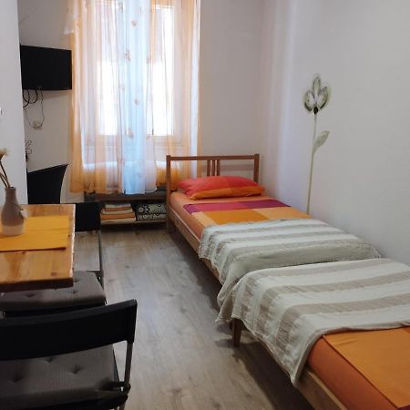 Old Town Room Pula Exterior photo