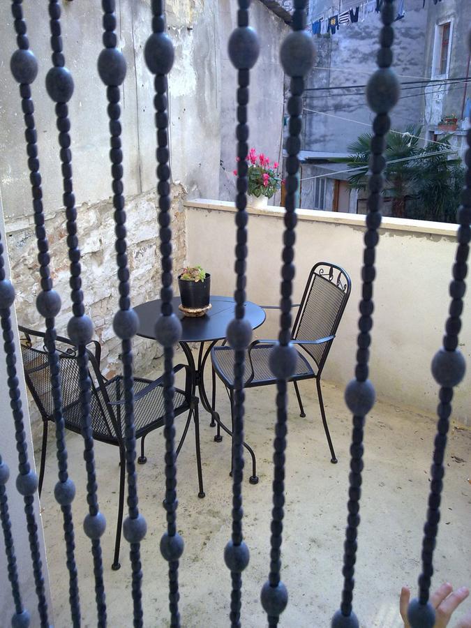 Old Town Room Pula Exterior photo